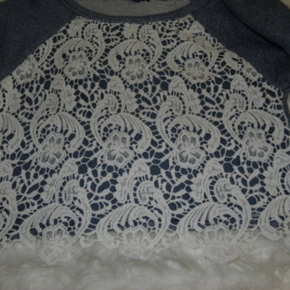 Cute heathered blue cropped Tee Shirt Top - Picture 2 of 6